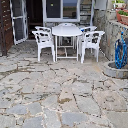 Siesta House *